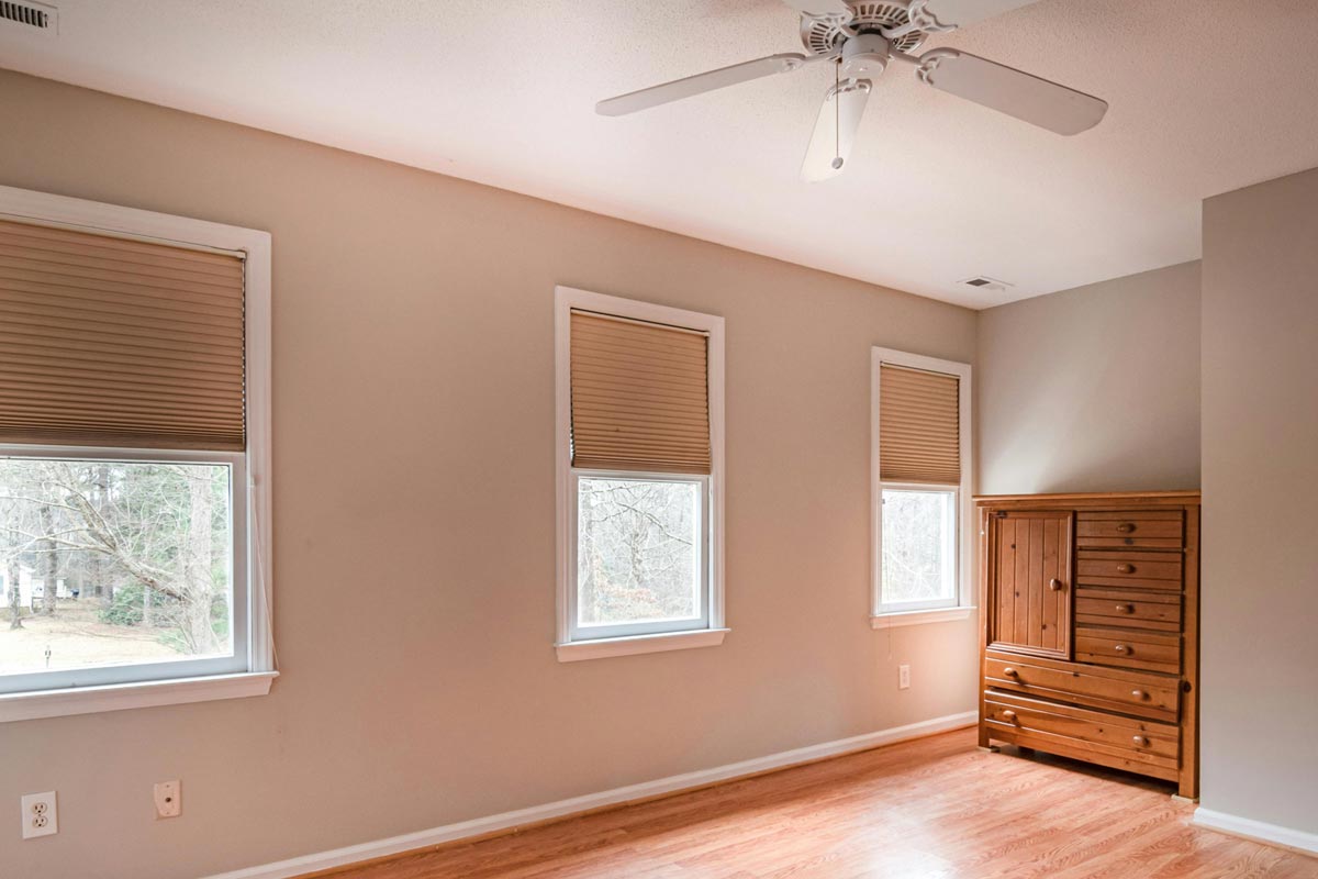 Empty room with Dresser